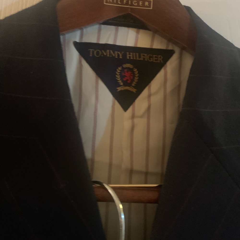 TOMMY HILFIGER NAVY PINSTRIPE SUIT. - Picture 3 of 8